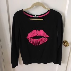 Cute black sweater with pink lips